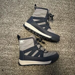 Sorel boys snow boots size 10